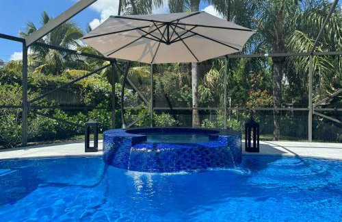 Three-Bedroom House - Best area-Heated Pool-Spa and Sauna Close to Beaches - Foto 1