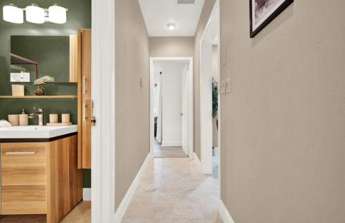 HUGE Outdoor soccer 4BR HEATED Pool house near Las Olas - Foto 40