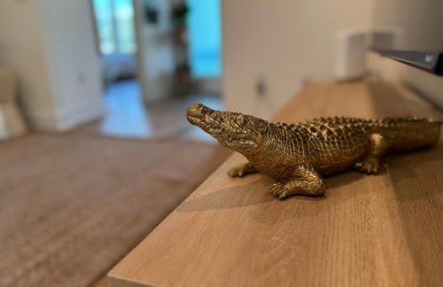 The Orange Blossom Suite Near UF Shands D-town - Photo 57