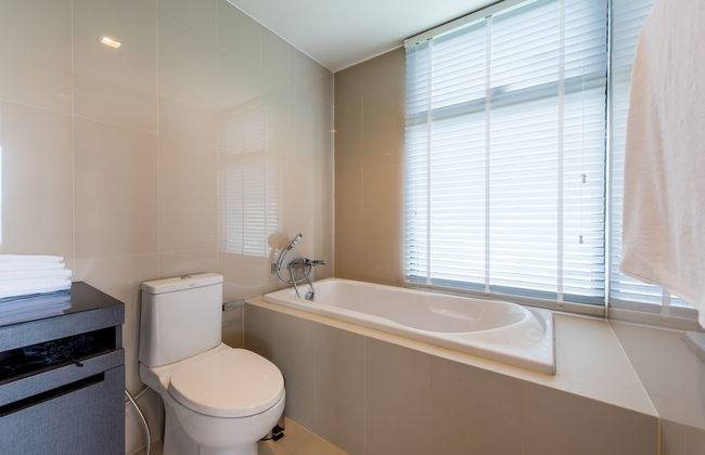 The Deck Patong - Foto 23