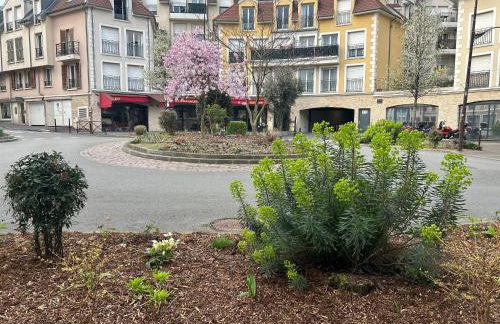 Studio Spacieux 4 Personnes avec Terrasse privée & Bureau - Gare à 4min, Paris en 30min - Foto 6