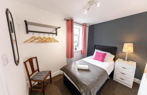 Bright and Well-Kept 3-Bed Property! Free Parking - Foto 10