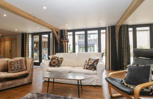 The Courtyard - Hilltop Barn - Photo 2