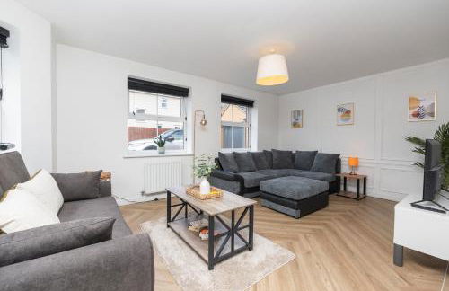 Large Modern Home, Free Parking, Families and Contractors Welcome - Foto 2