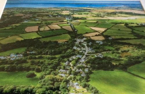 Lovely Cornish cottage in small village setting - Photo 10