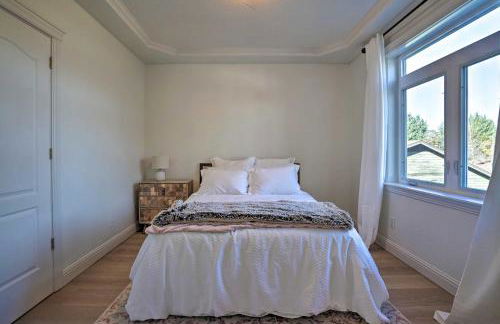 Luxe Getaway with Riverfront Views in Grants Pass! - Foto 12