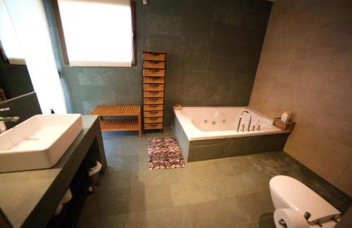 CASA LAS 7 CEPAS moderna y acogedora en plena naturaleza - Foto 28