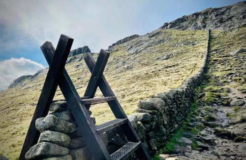 Binnian Gateway - Photo 22