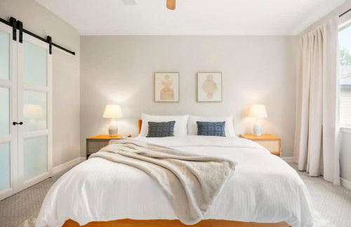 Walk to Zilker Barton Springs 5BR 3BA Villa Sleeps 14 - Foto 4