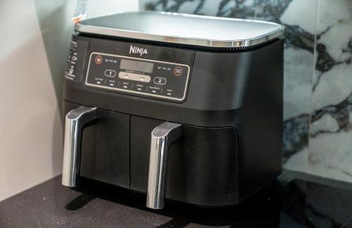 Stunning 2-bed, 2-bath Property In Central London - Photo 27