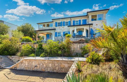 Stunning Home In Malinska With Wifi - Photo 15