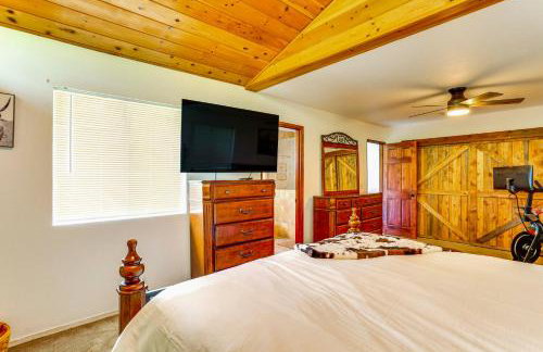 Scenic Riverfront Escape with Sauna in Junction City - Foto 14