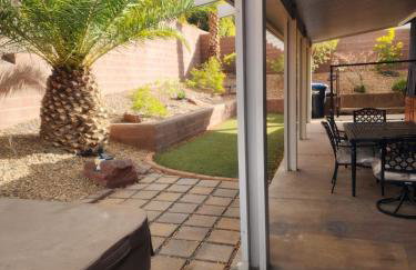 Bold Blue Retreat in Henderson - Foto 12