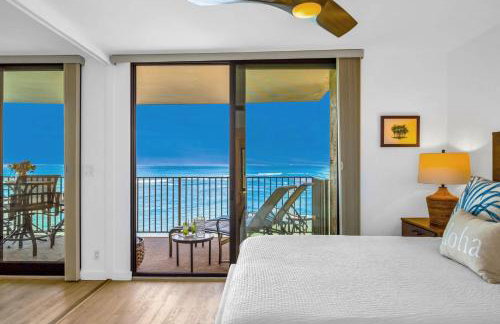 Oceanfront Modern Coastal Remodel - Serene Sunsets & Relaxation on Large Lanai - Foto 3