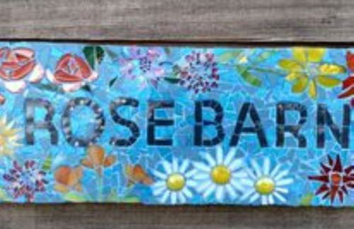 Rose Barn - Adorable country home with private pool - Foto 32