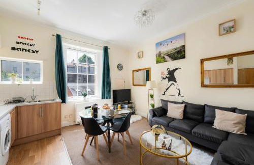 Clifton Nr Centre, Georgian Period Flat, Permit Parking x1, Garden - Foto 1
