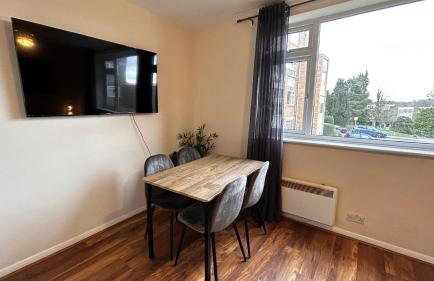 Cozy 2 Bedroom Apartment close to Town Centre - Foto 8