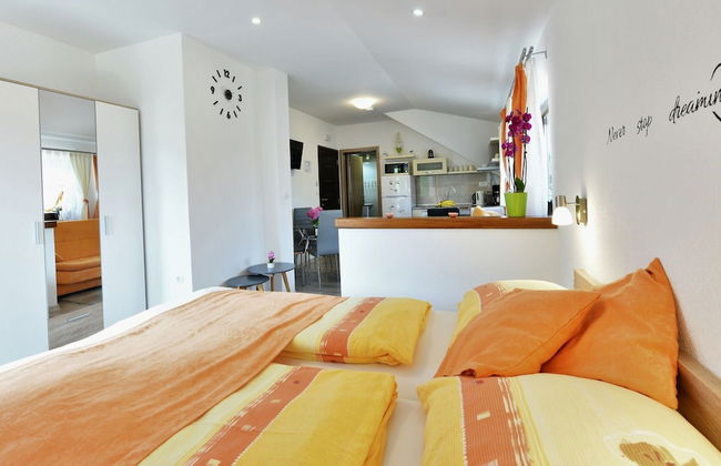 Boutique Apartment in Selište Drežnićko with Garden - Foto 3