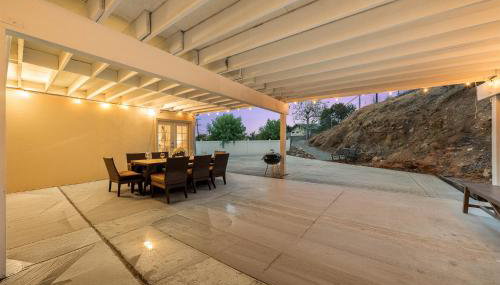 Entire Private Home with 4 Bedrooms 2 Bathrooms, 6 Beds, King Bed, 6 Parking, Big Yard, Available Now - Foto 3