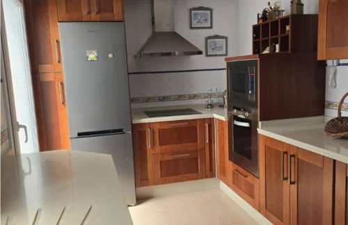 Céntrico adosado cerca de la playa - Foto 3