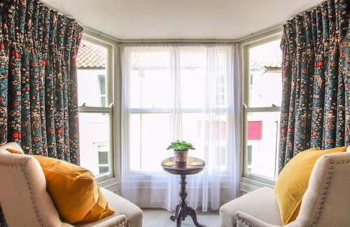 Stunning Cromer beach house with sea views - Photo 13