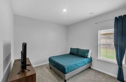 Charming 4BR Ranch-Style Home - Corner Lot home - Foto 17