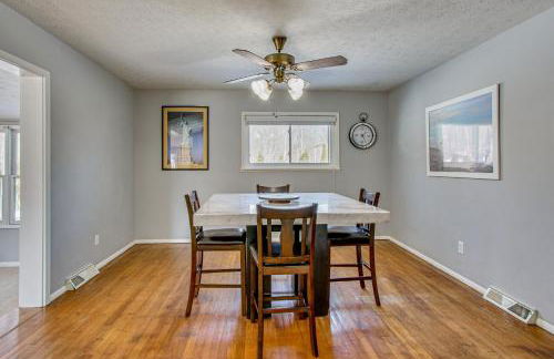 Peaceful Retreat with Private Hot Tub in New Albany - Foto 7