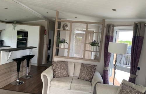 Muscovy Lodge with Hot Tub at Tattershall Lakes Country Park - Foto 14