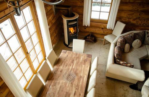 Luxus-Ferienhaus Blockhaus Chalet Nr 2 Toplage am Feldberg mit Sauna, Outdoor-Hottub, Kamin auf 1300m üM - Foto 7