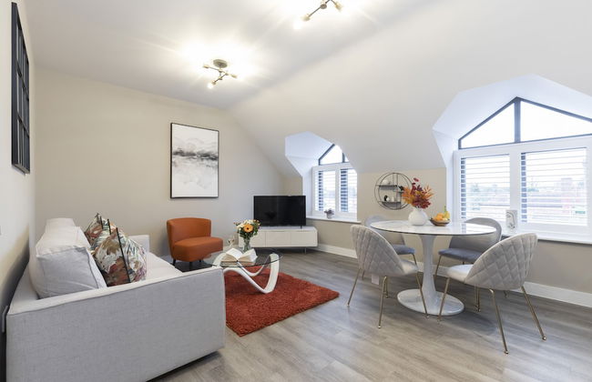 Elliot Oliver - Stylish Loft Style 2 Bedroom Apartment With Parking - Photo 10