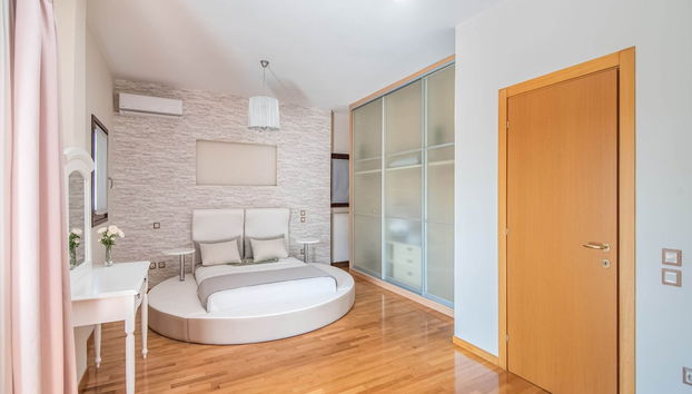 Inviting Villa in Anavissos With Communal Pool - Foto 4, Habitación