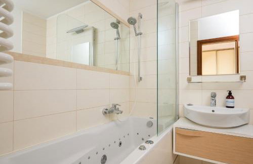 Arkadia Urban Stay Apartment by BookingHost - Foto 16