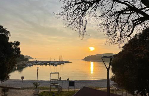 Apartment Sandy Beach - 1st row at sea - Foto 24