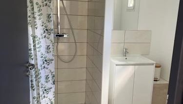 Les Chalets du Mancel : Chalet Lulu - Bouleries Jump - 24h du Mans - Foto 3