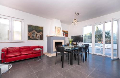 Amazing house W pool and big sunny terrace close to sea & beach - Photo 46