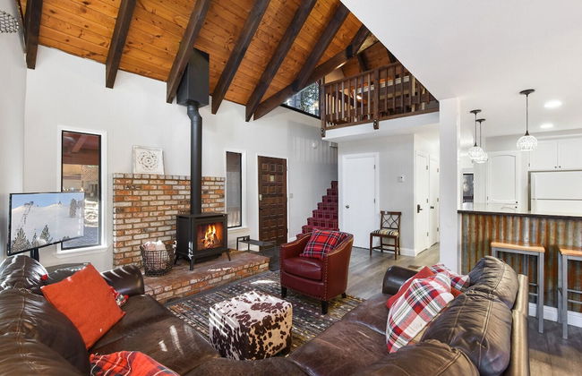 Modern Rustic Retreat - Photo 13