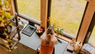 LasHouse - Nowoczesna stodoła z widokiem na las - Foto 3