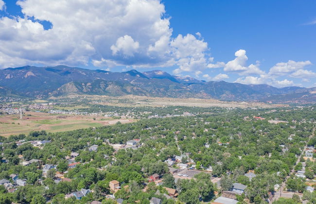 Romantic Getaway King Bed 1min to Restaurants! - Foto 22