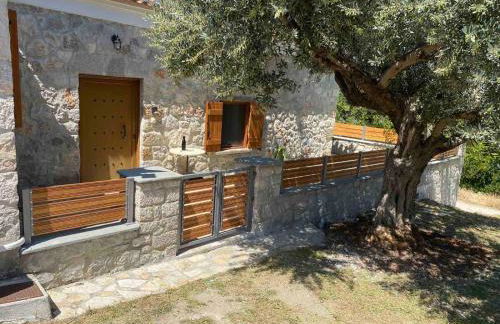 Cheerful 3 bedroom cottage with indoor fireplace - Foto 1