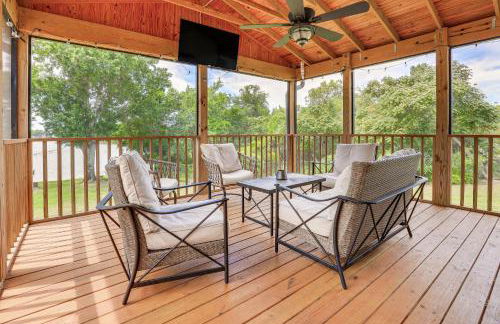 Private and Picturesque Escape on Lake Henry! - Foto 21