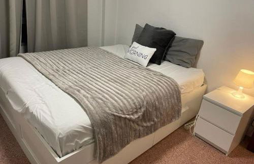 Piso Grande Amplio para grandes grupos 4 Dormitorios 2 baños,Asc 4AC y WIFI - Photo 37