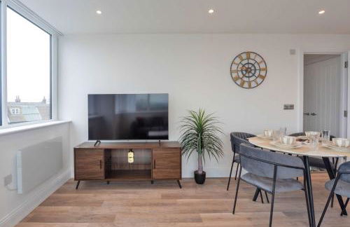 Bright 2BR Apartment at Trinity Point - Foto 9