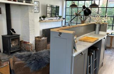 The Hat Works - Photo 9