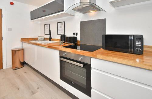 Antrobus Deluxe Apartments by YourStays - Photo 20