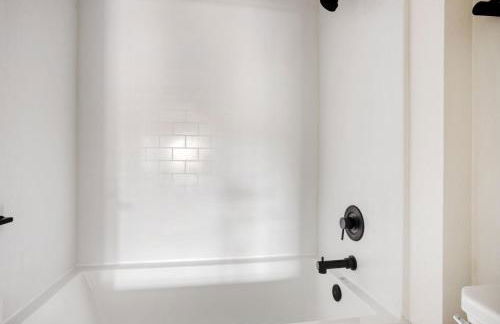 Blueground Fairfax jacuzzi nr La Brea Tar Pits LAX-1100 - Foto 14