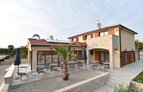 Villa Muskatel KRK -with heated covered pool - Photo 1