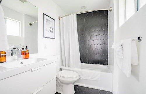 Beautiful Modern Farmhouse near DT w6 queen rooms - Foto 17