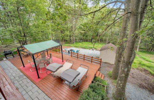 Stunning! Pocono Escape! HotTub Sauna Pool Ski Pet-Friendly Firepit Game Room Fireplace BBQ Lakes Tennis Fishing - Foto 63