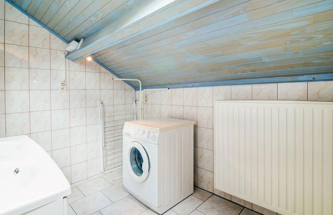 Charming Stay Near Forests - Photo 16