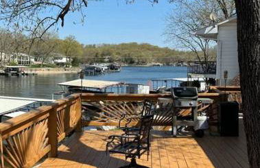 Lakefront Cottage in Secluded Cove - Foto 8